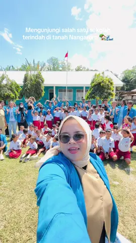 Cantik sekali view depan sekolahnya langsung depan pante 🌊🏡  📍SDI TONGATEY NANGARORO  #kknunflor2025 #fyp #fypage #view #kkn2025 