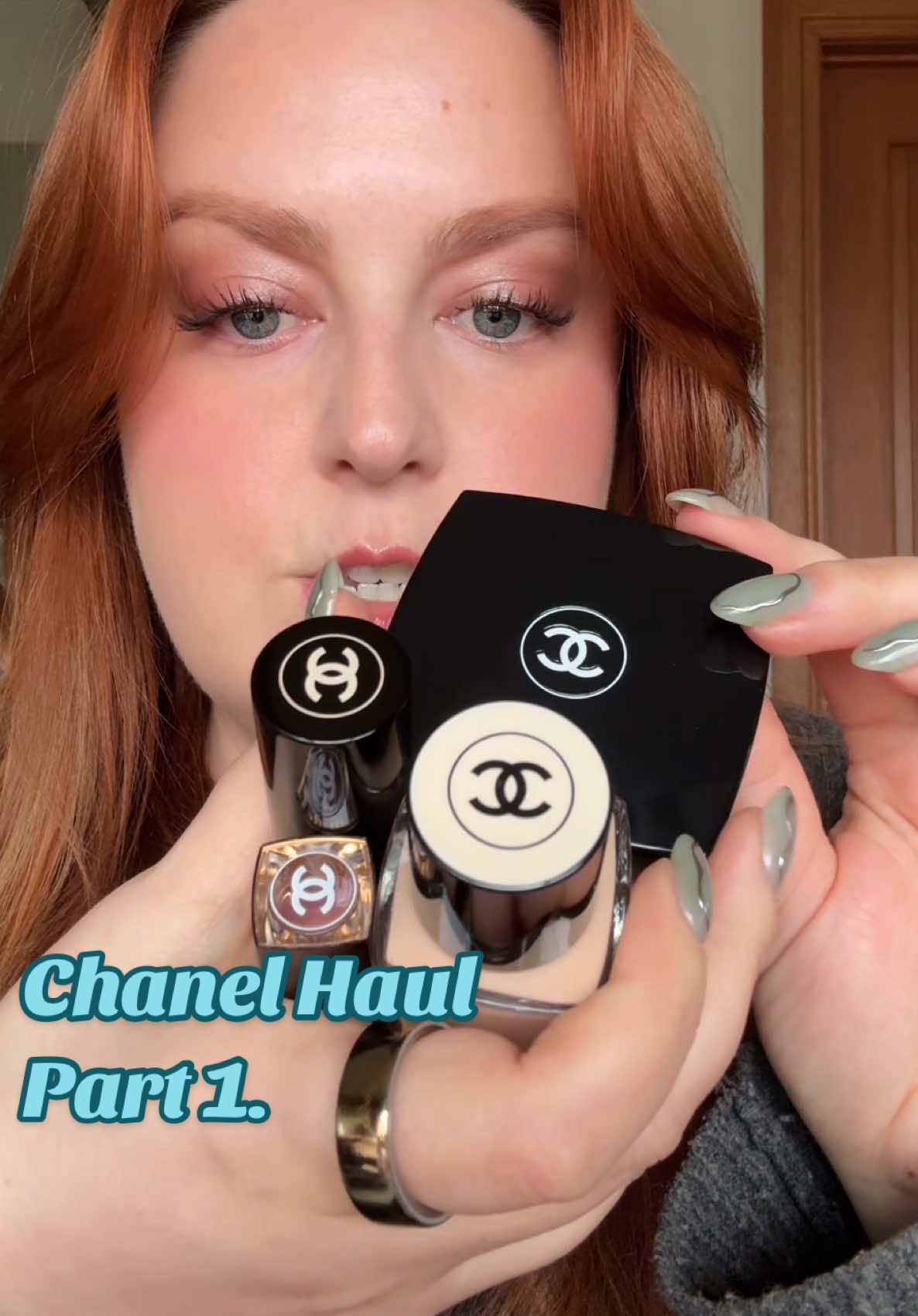 A @chanel.beauty haul ❤️  Les Beige Healthy Glow Foundation Les Beige Blush Stick in Refresh Les Beige Cream to Powder Blush in Rose Ardent Rouge Coco Flash in 116 Easy #chanelbeauty #chanelmakeup #makeuphaul #makeupunboxing #haul 