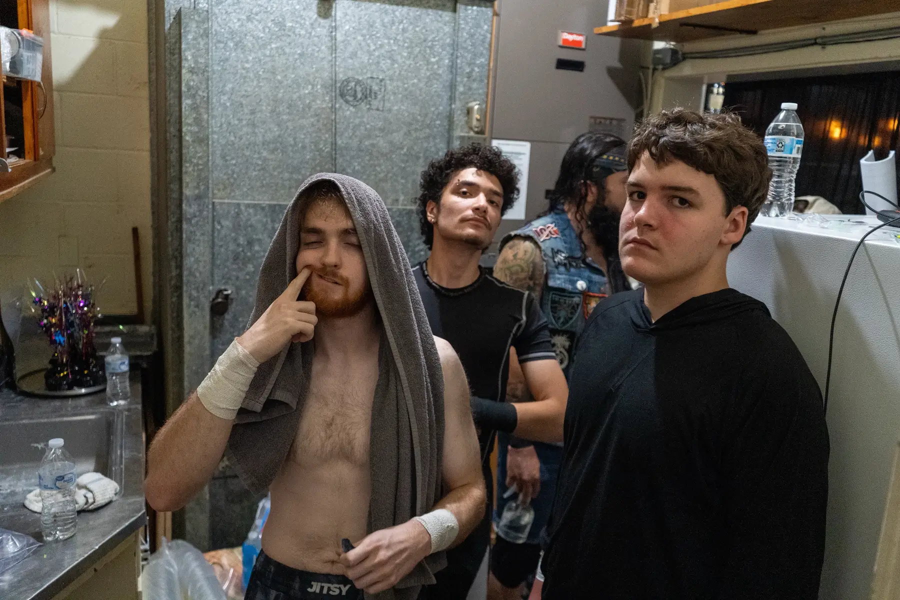 Johnny Vortex Gavin Mikey Smiles #Unfinishedbusiness #AllHeelWrestling #WWE #AEW @All Heel Wrestling Evolved  ————————————————  Follow wrestling with unicorns for more content Instagram: https://Instagram.com/Wrestlingwithunicorns X: https://X.com/W_W_U_clips TikTok: https://tiktok.com/@luchandoconunicorns Facebook: https://Facebook.com/Wrestlingwithunicorns