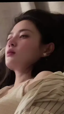 Make-up bằng nước mắt, thứ mỹ phẩm dành riêng cho những kẻ yếu lòng. #tiktok #CapCut #matbiec #softgirlvibes #deepcaption 
