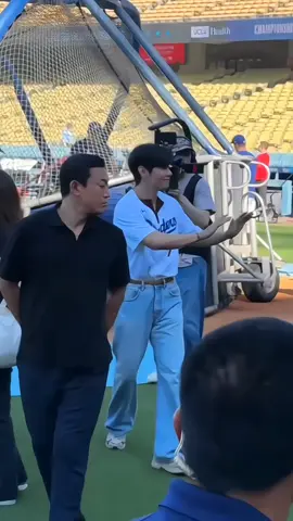 #taehyung #v #dodgers 