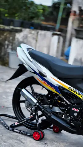 BISMILLAH ready satria hiu 2005 plat P banyuwangi Surat lengkap hidup asli biru putih, Spek singkat  Bodi fulset ori SGP Mika mika lampu ori tembus malaysia Spido fungsi semua (rpm,km,indikator bensin,dll) Kelistrikan on Ban d/b udah pakek pirelli Keseluruhan tinggal pakai, Serius bisa dm atau wa di 085853211511 Lok blitar kota jawatimur Pantau kerumah silahkan,,kirim kirim seluruh indo GASS #satriahiu #satriahiulscm #satria2tak #satria2takindonesia #satria2taklovers #satria2takmenolakpunah #twostroke #2takmenolenolakpunah #twostrokeindonesia #foryoupage #fyp #fypage #fypシ゚viral #masukberanda #masukfyp 