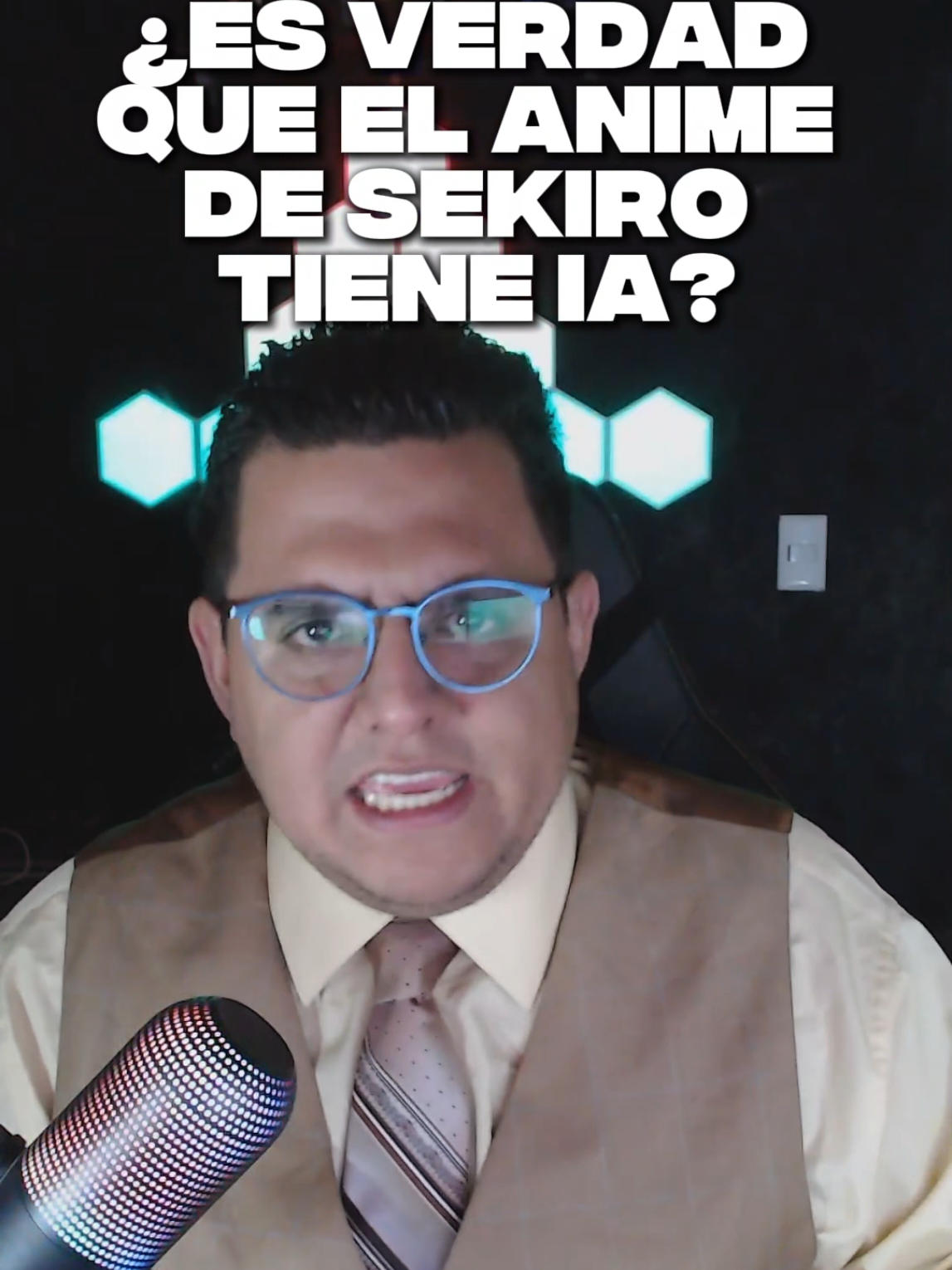 ¿Es verdad que el anime de Sekiro tiene IA? 🤔  Pues esa es la polémica que encendió redes tras el anuncio de Sekiro: Shadows Die Twice – The Animation en Gamescom 2025, y todo apunta a un debate más complejo de lo que parece. El estudio encargado, Qzil.la, aparece en su propia web presumiendo de “usar tecnologías de vanguardia como la IA para evolucionar procesos de producción”, y hasta hay registros de que en una presentación hablaron de series con “60% de animación hecha con IA”. 😳 Además, el historial de colaboraciones con proyectos NFT alimenta la sospecha. Sin embargo, por otro lado, Qzil.la jura que Sekiro será “animación 2D completamente dibujada a mano”, y con un staff de lujo detrás, cuesta creer que arriesguen su reputación usando IA generativa de forma descarada. Entonces, ¿qué pasa con los frames “raros” del tráiler, con manos deformes o dedos de más? Los animadores explican que eso puede ser simple smear animation o recortes de presupuesto, no necesariamente inteligencia artificial. En resumen, Qzil.la podría estar usando IA como apoyo técnico, no generativa, pero la confusión de términos y el historial del estudio hacen que la duda siga flotando. Al final, lo único claro es que el anime de Sekiro ya tiene más polémica que episodios anunciados. 🐺🎬 #sekiroshadowdietwice #crunchyroll #anime #gamerdenacimiento #noticias