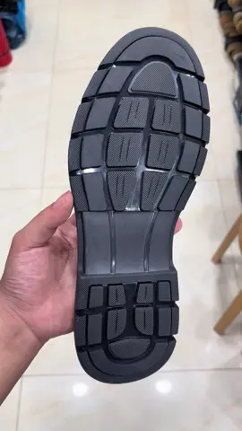 New design，very nice rubber outsole，rubber material，made in China！ size：38.5-40-41-42.5 WhatsApp：+008613580230689 #outsole #shoes #soles #shoesmaterial #China #rubber 