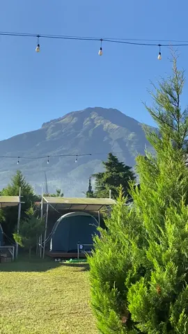 cantik banget masyaallah 😍 #kledungparkcoffehouse #gunungsumbing #viewgunung 