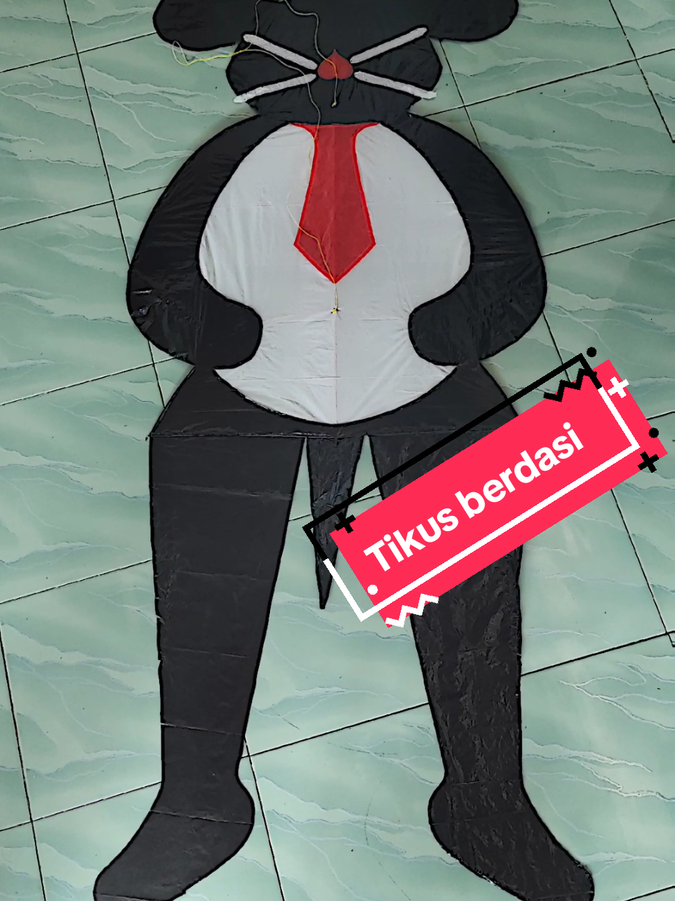 Layangan tikus berdasi  #layanganunik #layanganviral #layanganmadura #layanganbali #layanganjawatimur 