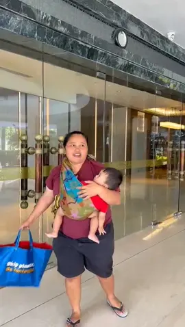 Janda kaya mengungsi kmn???  ke Hotel Grand Mercure Medan. 