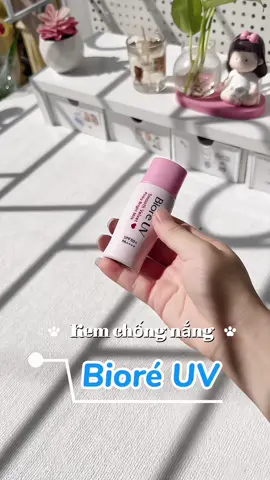Thấm nhanh nhẹ mặt lắm #xuhuong #review #kemchongnang #bioreuv 