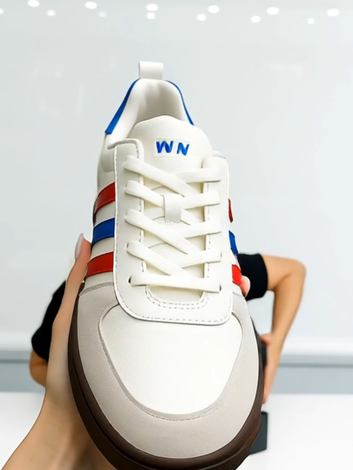 PANARYBODY LURAD Sneakers Solusi Tampil Stylish & Sporty Sepanjang Hari #PANARYBODY #SneakersPria #SneakersWanita #SepatuSporty #OOTDKuliah #SepatuUnisex #SepatuKekinian #SepatuMurah #SepatuSport #SepatuPria #SepatuCewek