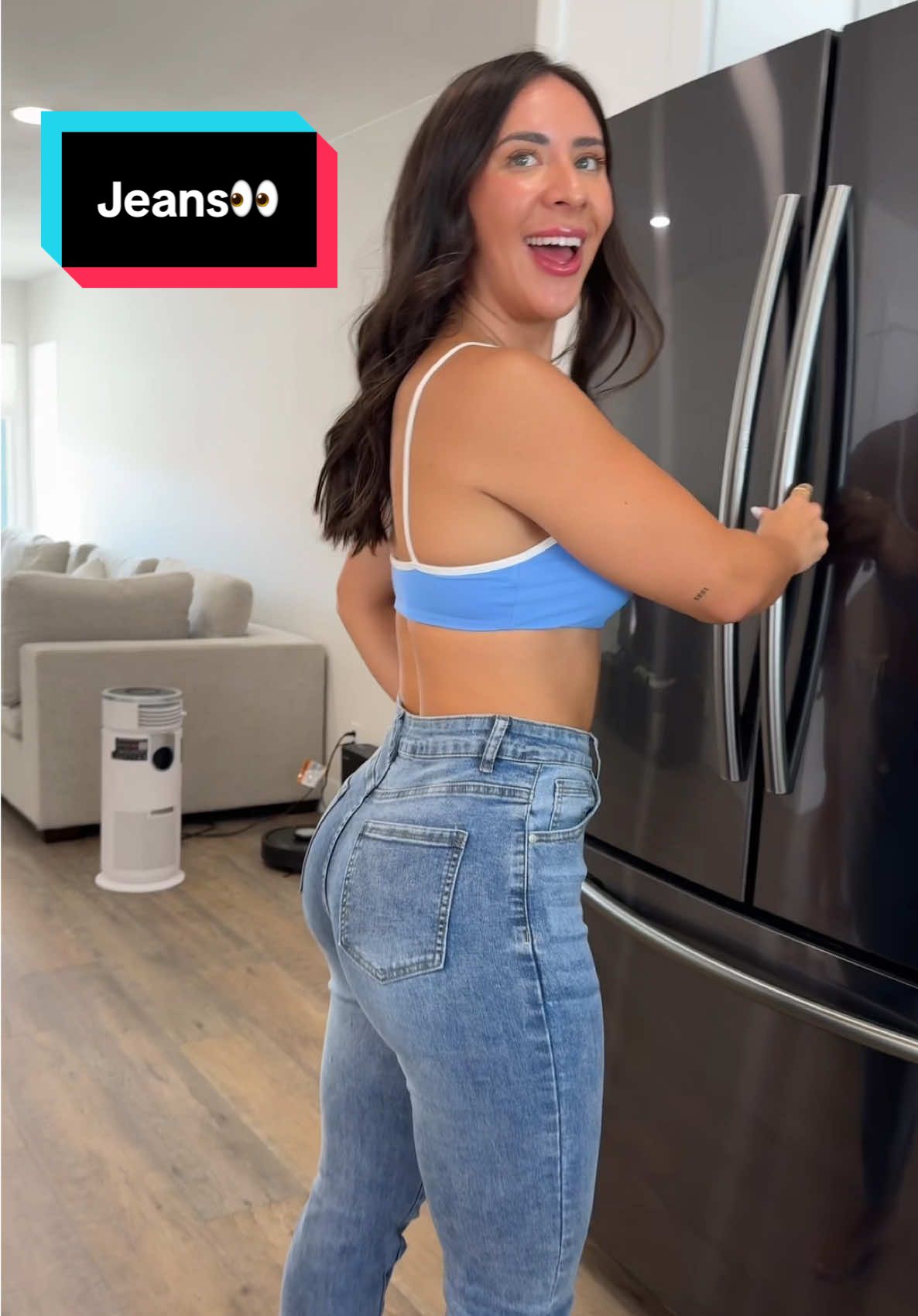 New jeans on a weekday? I think YES🤩🩵 love how flattering these are! #jeansforwomen #jeansrecommendation #jeanshaul #jeansoutfit #highwaistedjeans 