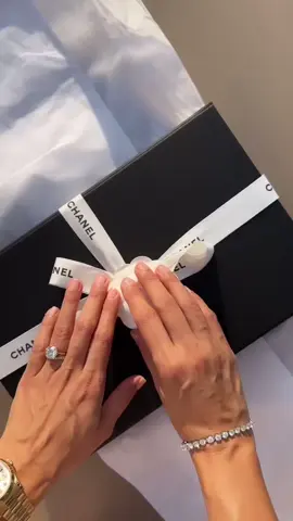 So in love🩷 this bag deserves all its hype and more 🩷  #unboxing#fyp #chanel #kelly #fashion 
