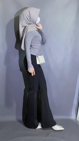 long sleeve fit body👉🏻@sasa #atasan #atasanwanita #longsleeve #flarepants #outfitinspo 