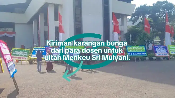 Di momen ulang tahun ke-63 hari ini, Selasa (26/8), Menteri Keuangan (Menkeu) Sri Mulyani  mendapat ratusan karangan bunga dari Aliansi Dosen ASN Kemendiktisaintek Seluruh Indonesia (ADAKSI). Isinya berupa keprihatinan dan harapan dosen ASN terhadap nasib mereka dan pendidikan di Indonesia. Aksi Karangan Bunga yang dilakukan di gedung Kemenkeu ini sempat memicu adu mulut dengan staf Kemenkeu. Mereka soroti pesan aspiratif yang tertera. #srimulyani #papanbunga #mazedaily #adaksi #dosen
