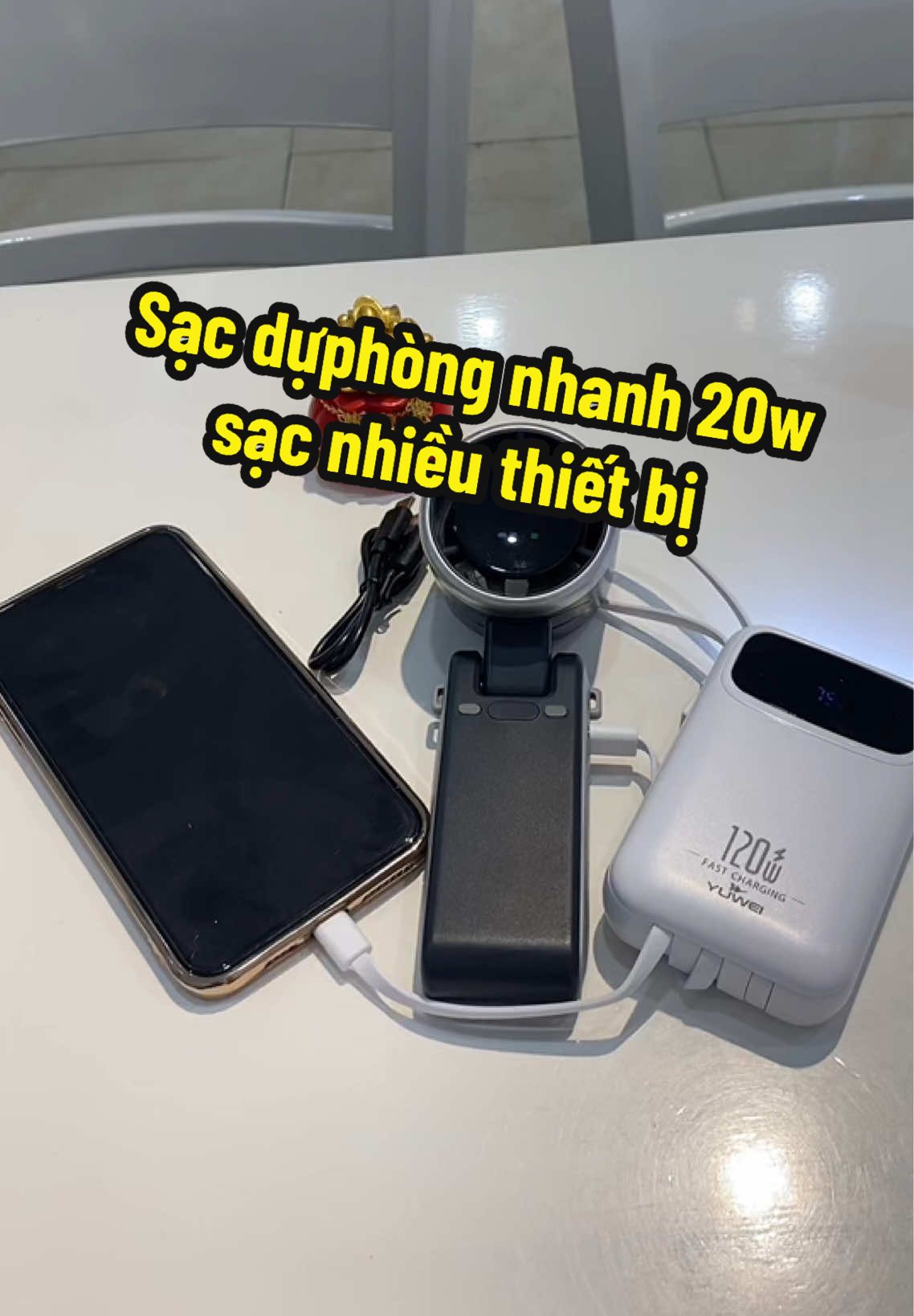 Sạc nhanh 20w, dung lượng 20000mah, sạc nhiều thiết bị cùng lúc #sac #sacduphong #sacduphong20000mah #sacnhanh20w #viral 