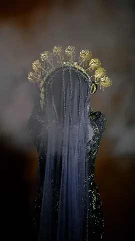 Pengantin Jawa solo hijab non paes dengan balutan kebaya gaun warna emerald kelihatan makin ayu dan mewah 😍 Siapa followers aku yang wedding impian nya adat jawaan ayo angkat tangan dan booking segera 🔥 #pengantin #makeupweddingbekasi #makeupweddingjakarta #muabekasi #muajakarta 
