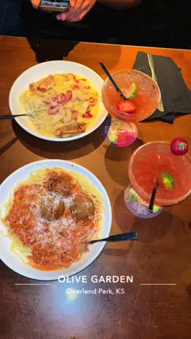 had a great night celebrating! 🥳❤️ #getreadywithme #momlife #birthdaydinner #olivegarden #datenight  
