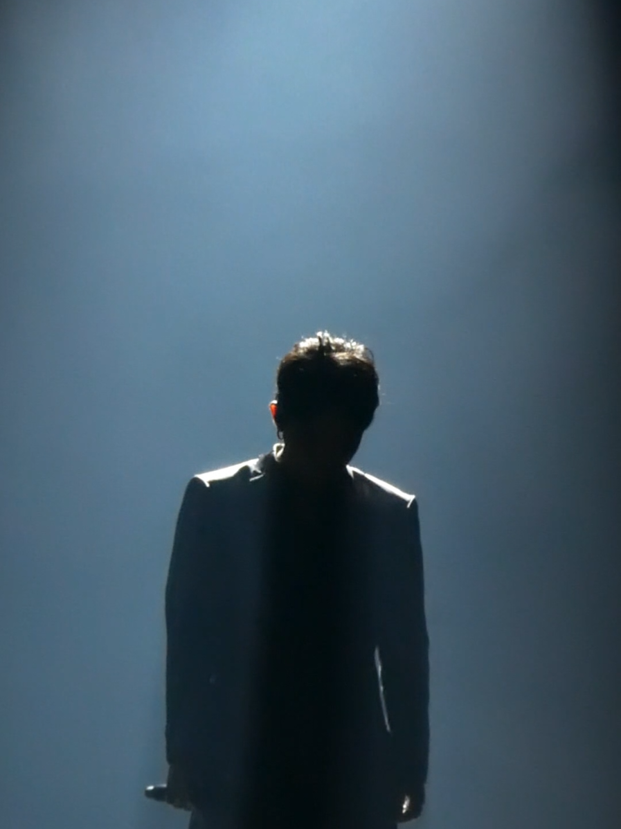 As requested by Twitter stans, here's the full PABLO fancam for ILAW. Do give it your full attention for 5 minutes. It's an experience ❤️‍🩹 #SaWWorldTourSG @officialsb19 #sb19 #SB19_PABLO 