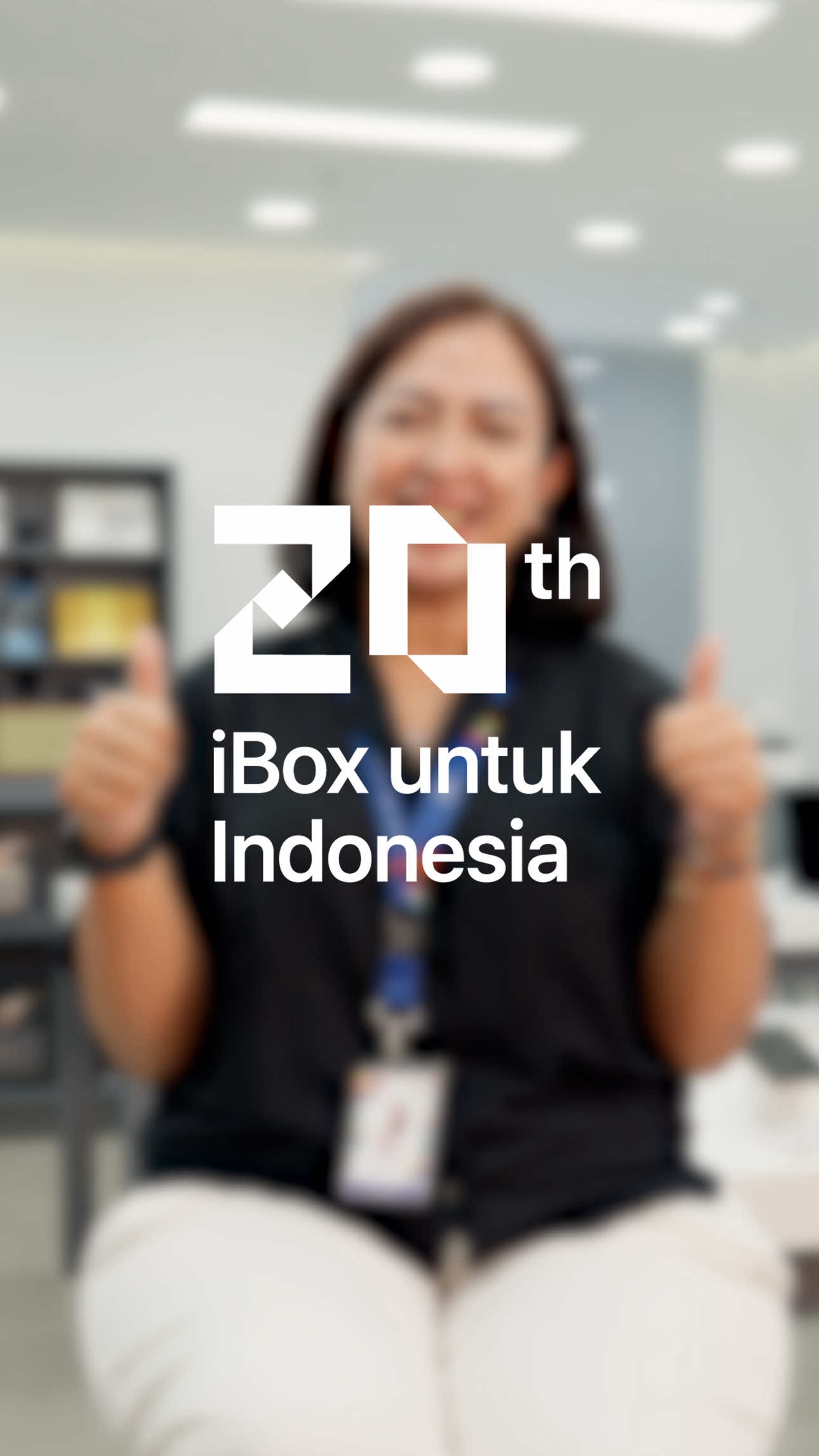 Bukan hanya sebagai profesional, tapi Rina hadir sebagai pemimpin perempuan. Bersama tim yang solid, ia membangun kekompakan, saling berbagi ide dan menghadapi tantangan dengan komunikasi yang efektif. Kreativitas dan inovasi jadi kunci untuk terus relevan dan kompetitif. iBox memberi pelatihan, mentorship dan ruang untuk memimpin. Di iBox, setiap perempuan bisa berkembang, didengar dan berani menjadi diri sendiri. iBox bangga terus memimpin, bertumbuh dan menginspirasi bersama. #iBoxIndonesia #iBox20 #iBox20thAnniv #iBoxStory 