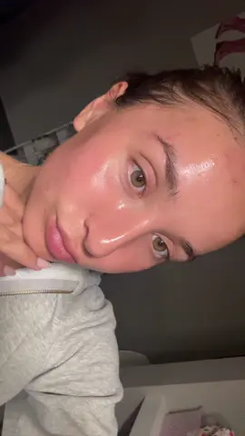 Ending the night glowing ✨ thanks to my turmeric + collagen overnight face mask 🌙💤⭐️ love feeling younger every morning😌😊💗@Tibobo Official thank you as always☺️☺️🥺 #GlowGoals #CollagenMask #Viral #Lypsync #Tibobo 