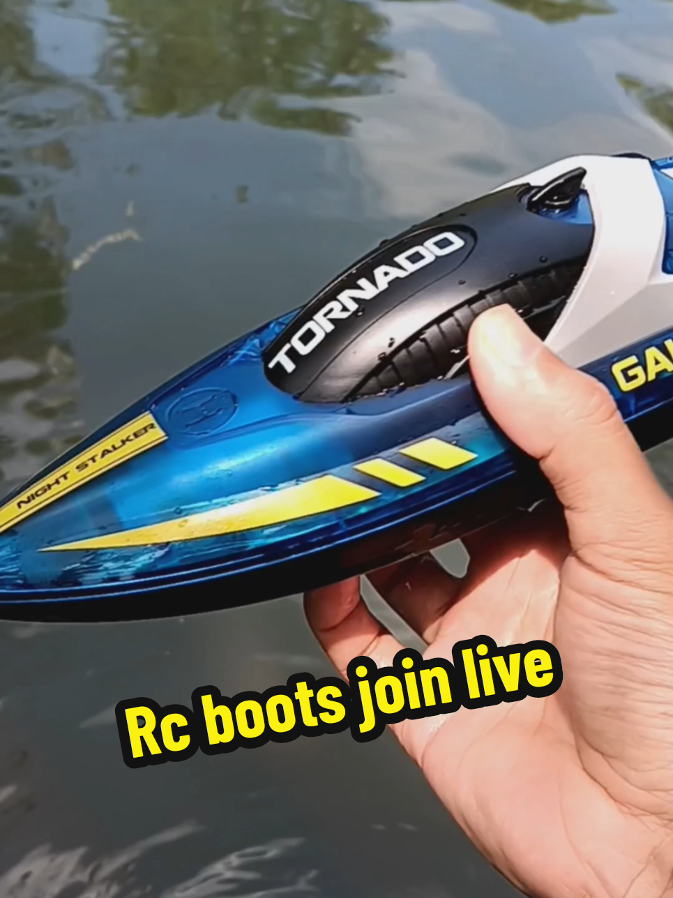 Rc speed boat ini bisa kalian dapatkan di join live kita #rc#rcboats #speedboats #mainananak #remotkontrol 