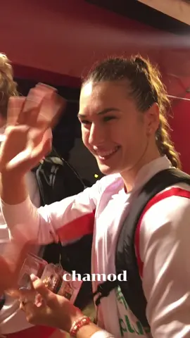 ได้เห็นคนสวยใกล้ๆแล้วนะ สวยมากๆ ต้าวรอยยิ้ม 😍 #damaske #โปสก้า🇵🇱 #volleyballpoland #ดามาสกี้ 