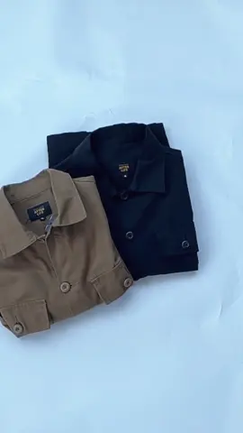 Pengen Outfitlu keliatan lebih santai? Cape formal terus ke kantor? Coba paduin outfit lo pake jaket Trucker Canvas ini! #afterlifeltd #jacket #lokalbrand #paydaysale #canvasjacket 