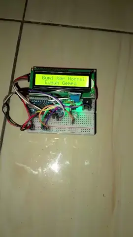 Pendeteksi gempa versi ke 2 dengan layar lcd 16x2,berbeda dengan versi sebelumnya yang menggunakan layar 128x64, walaupun berbeda secara fisik, tetapi untuk fungsi sama saja,lebih ke kenyamanan saja, nyamannya di versi yang mana #arduino #esp8266 #arduinoproject #esp32 
