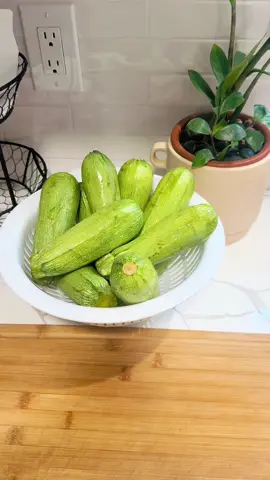 New kitchen means cooking videos 👩‍🍳 #calavasasalamexicana #mexicansquash #chefsoftiktok #tiktok #fypシ゚viral 