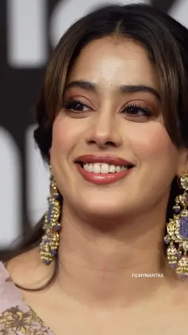 #foryoupage #foryou #bollywood #realjhanvikapoor 