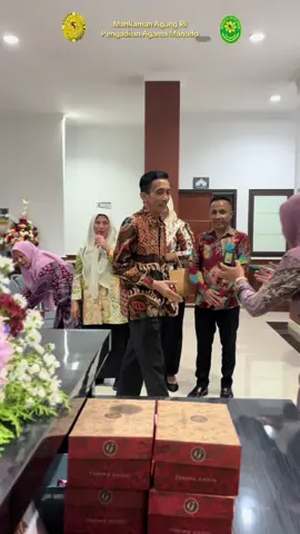 Assalamualaikum sahabatss….. Senin tanggal 25 Agustus 2025 Bertempat di Ruang Sidang Utama Pengadilan Agama Manado telah dilaksanakan “Pembinaan Aparatur Pengadilan Sewilayah PTA Manado”   Pembinaan tersebut dihadiri langsung oleh YM. Ketua Kamar Agama MA RI dan Dirjen Badilag MA RI @humasmahkamahagung  #mahkamahagung #badilagmahkamahagungri #pamanado #ceriapamdo 