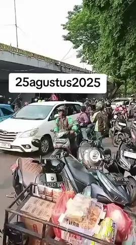 Hancur,,hancur dahhh.. #aksi #mahasiswa #25agustus2025 #bubarkan #dprri 