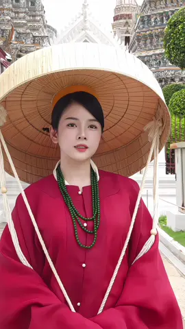 Tối qua đi chợ, trưa nay đi chùa nha đoàn mình