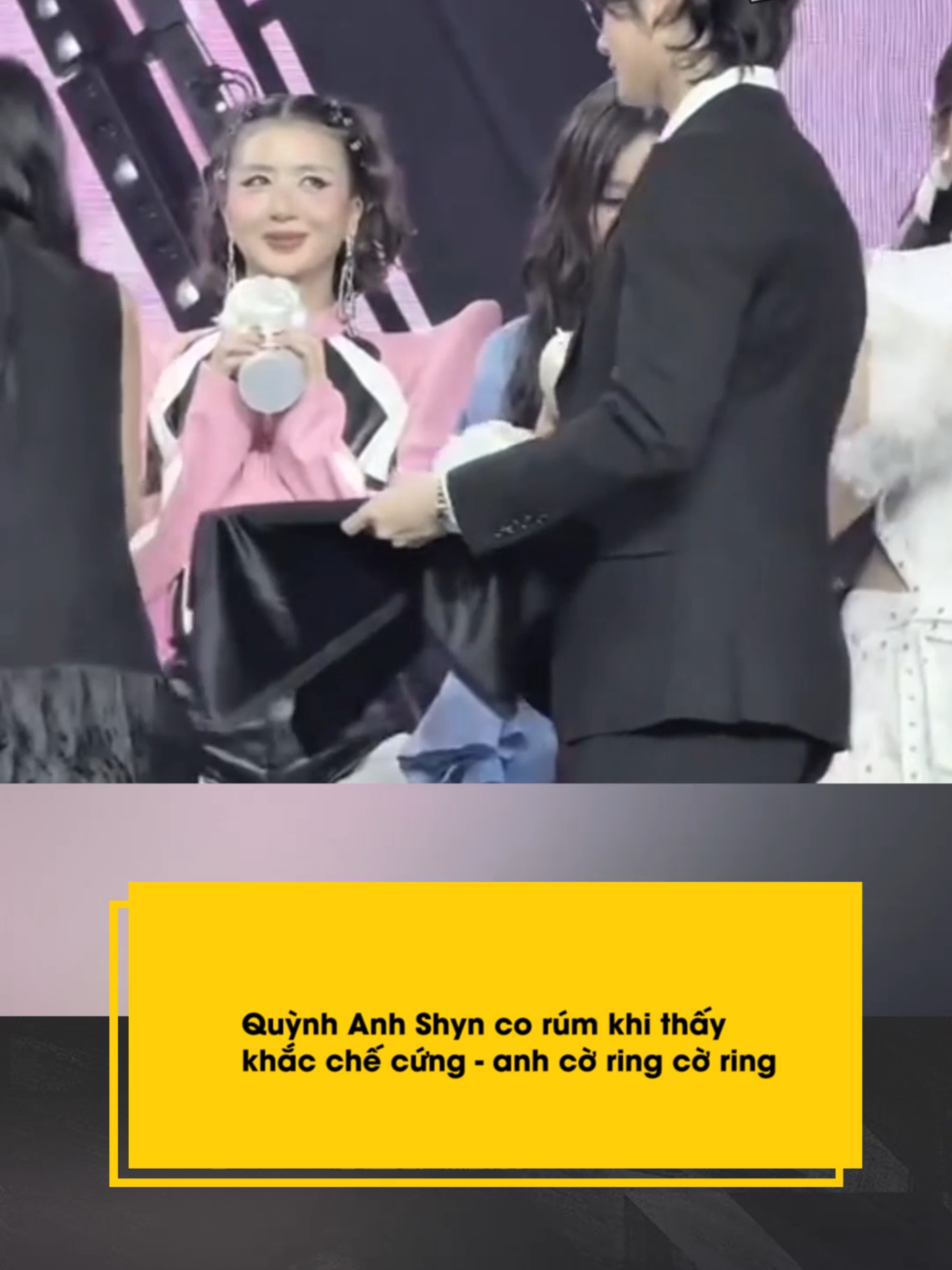 Quỳnh Anh Shyn co rúm khi thấy khắc chế cứng - anh cờ ring cờ ring #khaunghiep #dramin #quynhanhshyn