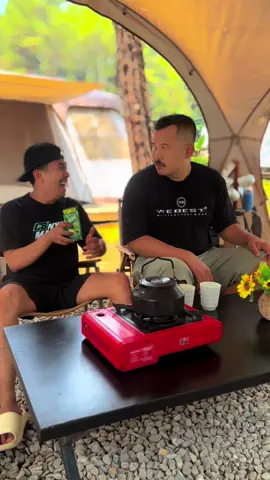 Liburan di @Jolotundo cafe glamping bareng @pak yusub @BOS WEBEST_2 #webest #foryoupage #fyp 