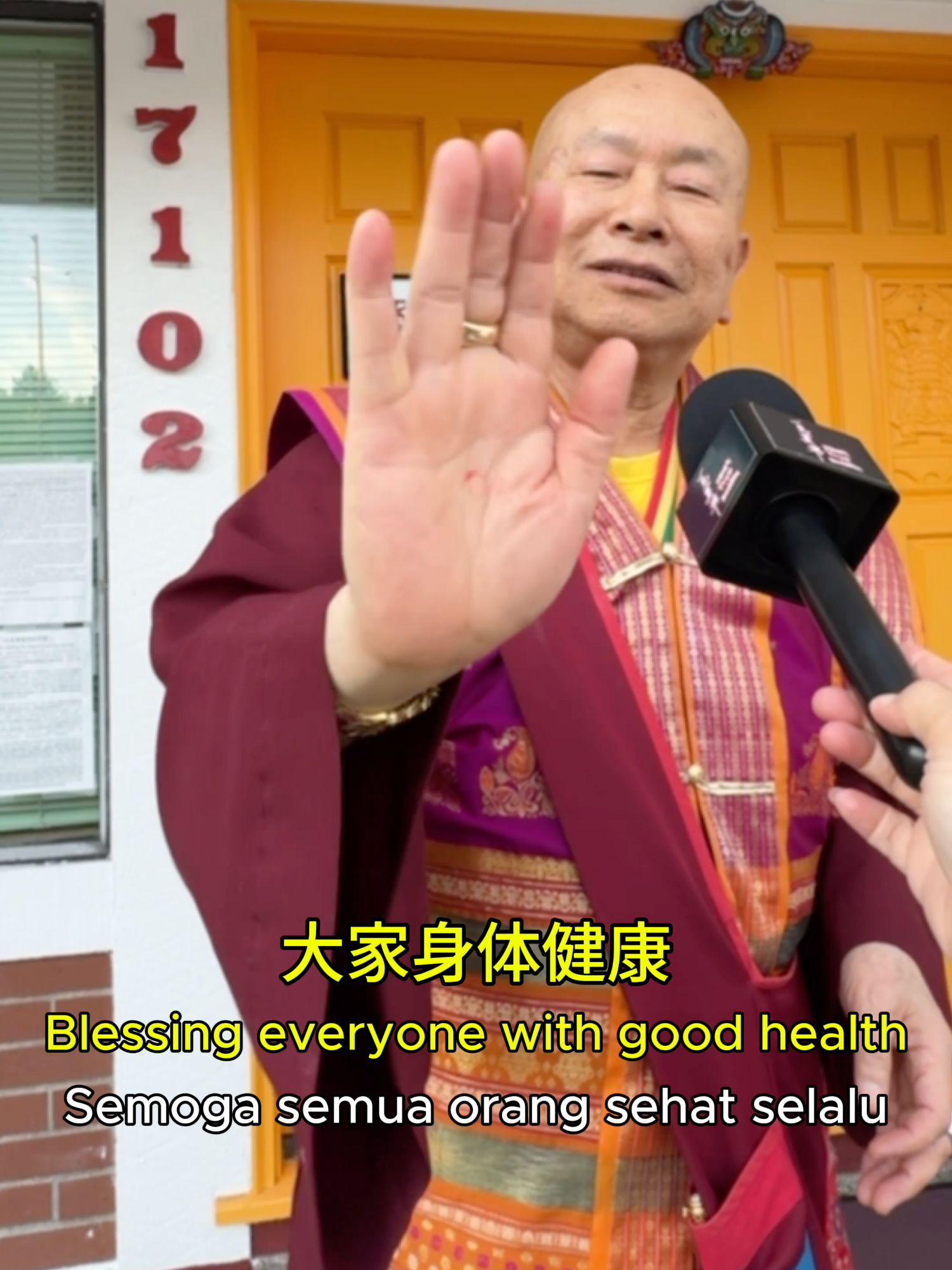 Setiap orang memiliki masalah, tetapi jika Anda melampaui masalah tersebut, masalah menjadi bodhi. Jika tidak, anda terikat olehnya. Hanya dengan melampaui masalah, masalah akan berubah menjadi tidak ada masalah, itulah bodhi yang sejati. (Dikutip dari Kumpulan Karya 𝗦𝗵𝗲𝗻𝗴-𝗬𝗲𝗻 𝗟𝘂 