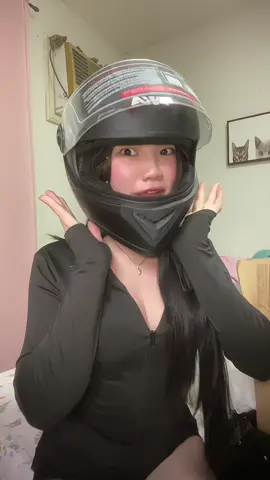 SA MURANG HALAGA?!! mga mi grabe etong helmet na’to, ganda ng quality at affordable pa #fypage #ladyrider #affordable #blackhelmet #foryoupage #helmet #trending #viral #helmetformotorcycle 