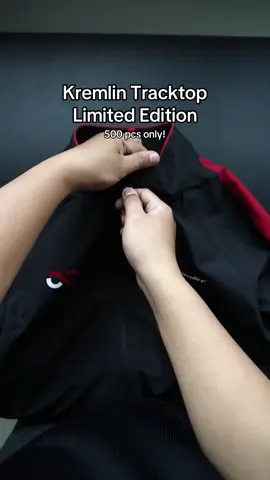 Mana nih yg udah checkout artikel kremlin bulan ini? Ada yg dapet nomor 1 kah? Coba send foto kalian dpt nomor berapa di kolom komentar #promomakangajian #kremlinclothing #tracktop #jacket #brand 