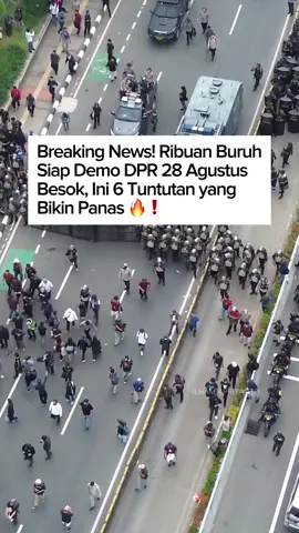 Ribuan buruh dari berbagai daerah siap menggeruduk Gedung DPR RI pada Kamis, 28 Agustus 2025, serta menggelar aksi serentak di sejumlah provinsi lain. Aksi yang digagas Partai Buruh, KSPI, dan Koalisi Serikat Pekerja dan Buruh (KSPPB) ini membawa headline “Ribuan Buruh Siap Geruduk DPR 28 Agustus, Usung Enam Tuntutan Utama” dengan enam poin tuntutan yang menjadi sorotan.  Tuntutan tersebut antara lain menghapus sistem outsourcing dan praktik upah murah, menaikkan upah minimum nasional tahun 2026 sebesar 8,5–10,5 persen, mencabut PP Nomor 35 Tahun 2021 yang melegalkan outsourcing, menghentikan PHK massal dengan membentuk Satgas PHK, mereformasi sistem perpajakan buruh dengan menaikkan PTKP dari Rp4,5 juta menjadi Rp7,5 juta serta menghapus pajak atas pesangon, THR, dan JHT, serta mendesak pengesahan RUU Ketenagakerjaan baru sesuai putusan MK Nomor 168 Tahun 2024 tanpa konsep omnibus law. vid/ilhamapriyanto #kotabekasi #bekasi #ceritabekasi #fyp 