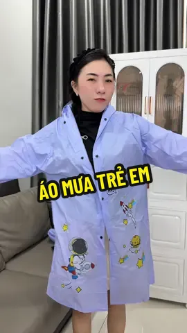 Mẫu áo mưa bít kín 2 bên cho bé #aomuatreem #aomuachobe #tiemmerio  @Tiệm Mẹ Rio  @Tiệm Mẹ Rio  @Tiệm Mẹ Rio 