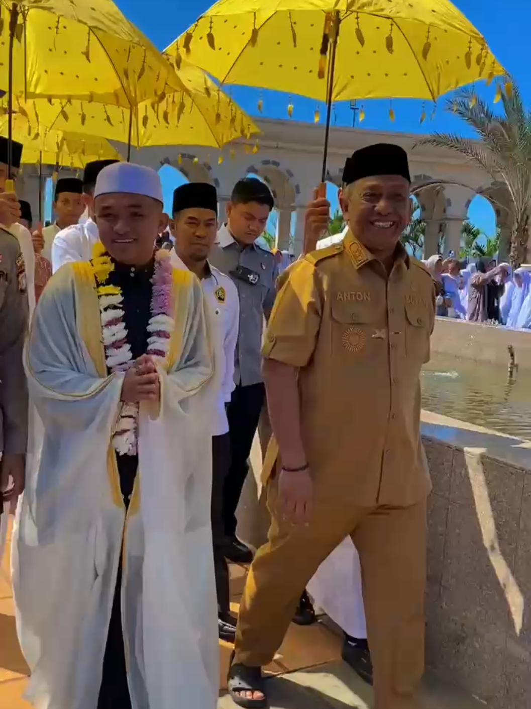 Sang Juara, Bukan Internasional lagi kata abg @aaghifar_765 tpi D.U.N.I.A, Insyaallah juga AKHIRAT aamiin #mastajuara #mastahfidzrokanhulu #madrasahhebatbermartabat #mhqinternational2025 #delegasiindonesia 