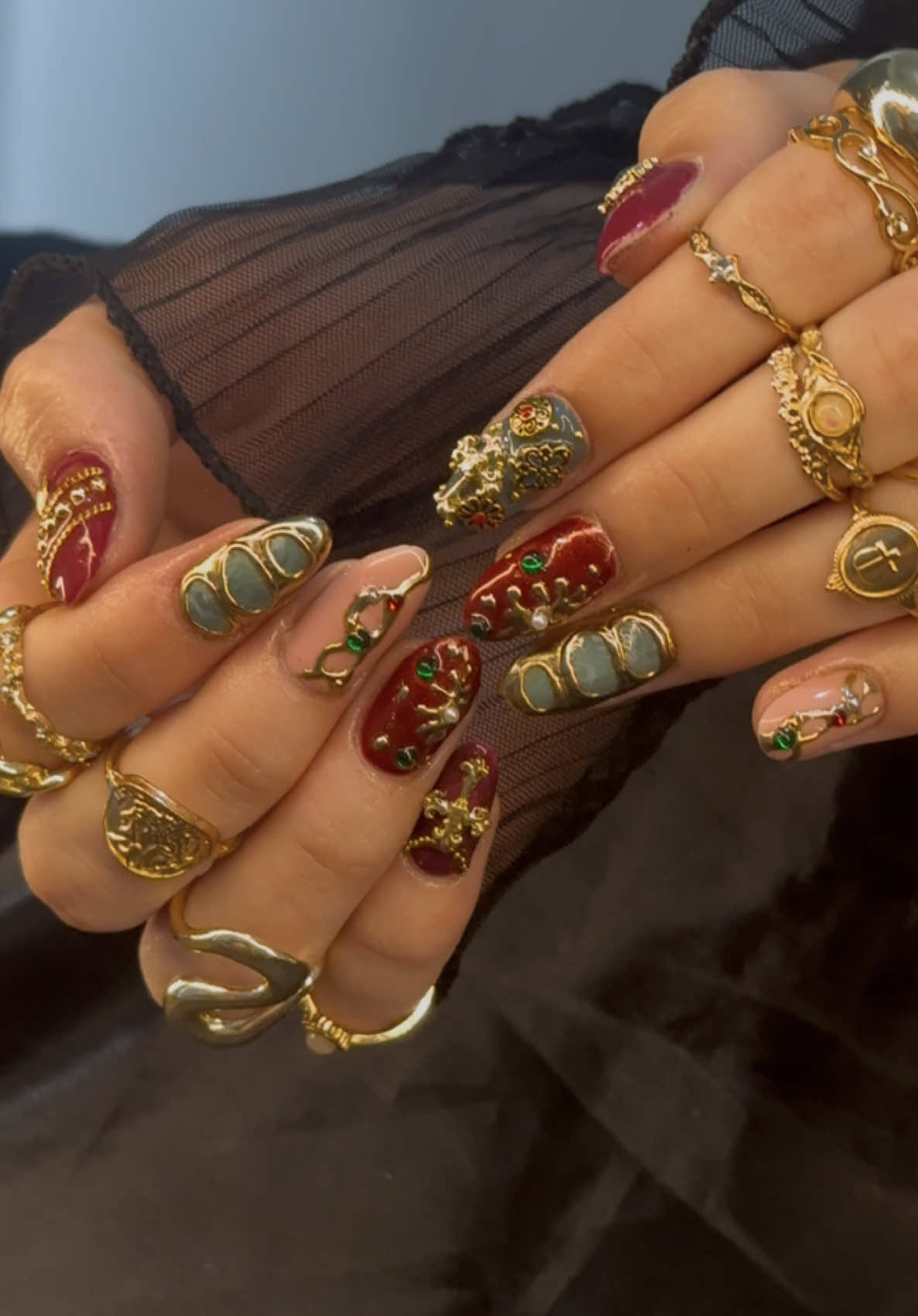 ⚜️𝕻𝖎𝖗𝖆𝖙𝖊𝖘 𝖔𝖋 𝖙𝖍𝖊 𝕮𝖆𝖗𝖎𝖇𝖇𝖊𝖆𝖓 ⚜️ A little insight as to what a consultation can look like Doing my sister-in-laws nails for a surprise themed party. Obsessed with the outcome ⚜️ ❤️ ☠️ ❤️ ⚜️ #piratenails #sunshinecoastnails#blingnails #blingnails #almondnails  Products from: @planetnailsau  @Cut The Crap Nail Supplies  @Ooh La La Nail Supplies @SHEIN  @Makartt Official 