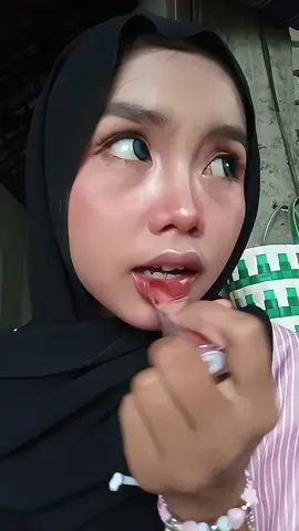 cakep jugaa yaa tinted lipblamnya hanasui😍 #tintedlipbalm #hanasui #makeup 