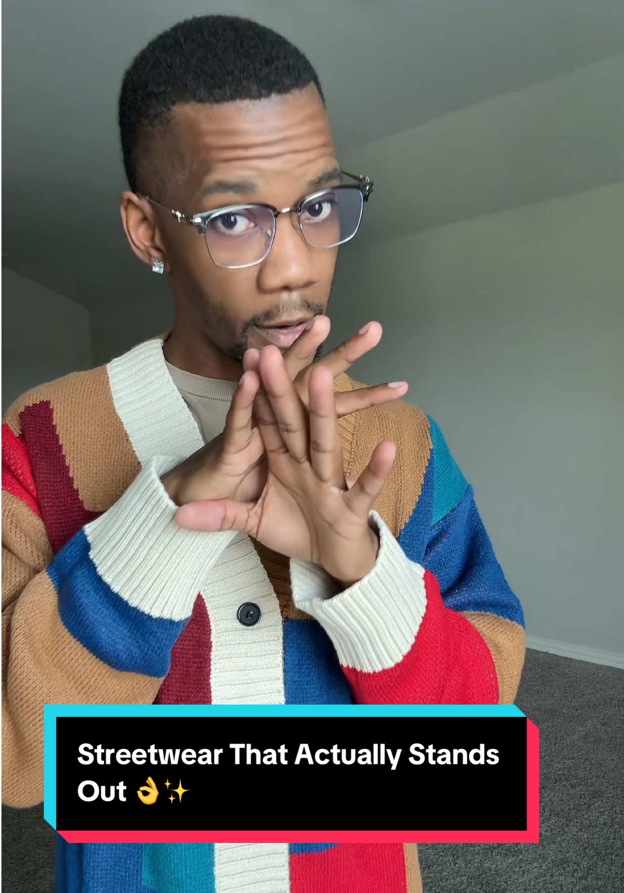 Streetwear That Actually Stands Out 👌✨ #tiktokshopcreatorpicks  #sweater  #TikTokMadeMeBuyIt  #ColorBlockStyle #cargopantsoufit  