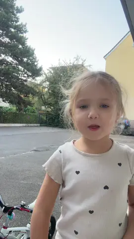 😆😆😆 #momanddaughter #humor #momtok #kidstiktok #funnyvideos 