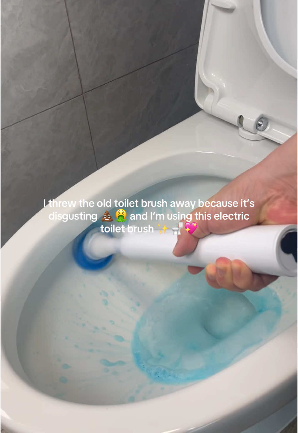 This electric toilet brush just makes my day 😆#toiletbrush #CleanTok #asmr #satisfyingvideo #LifeHack 