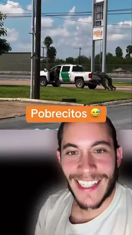 #creatorsearchinsights Pobrecitos los de la migra se quedaron sin gas y nadie ayudó 😅