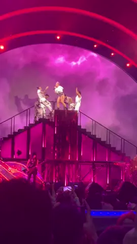 🎤 @pink lifting us higher with Trustfall 🌌💔✨ (16 June 2024 – London) I’ve been listening to P!nk since the very beginning of her career, and this one has become my favourite song so far. Trustfall speaks directly to me—it mirrors my own battles with mental health. Every time I hear it, I cry, but at the same time, it feels so empowering. It reminds me to let go, to trust, to keep moving forward even when it feels impossible. Strangely enough, it’s also one of my favourite tracks to listen to at the gym, especially when I’m hanging in the rack. That mix of struggle, strength, and release—it’s exactly what this song means to me. #thisisme #pinkconcert #pinksings #trustfall #empoweringmusic @P!NK 