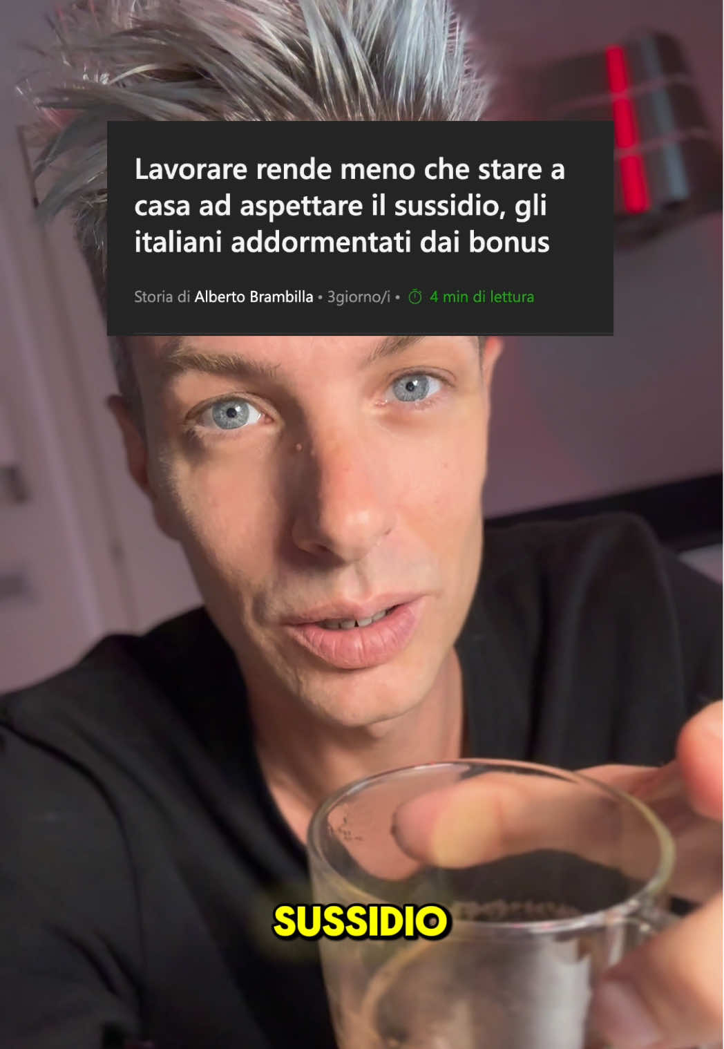 Negli ultimi 15 anni la spesa assistenziale per rimuovere le persone dalla povertà à  è triplicata, passando da 73 a 165 miliardi. E sai quanti poveri abbiamo in più? Quasi 4 milioni in più. Il numero dei poveri è esploso, nonostante tutti questi soldi per rimuovere la gente dalla povertà Com’è possibile? Il colpevole ha un nome: ISEE. Un sistema nato per aiutare i più fragili... ma che oggi coinvolge quasi il 60% della popolazione. Quasi due italiani su tre dichiarano di essere poveri. E lo fanno per accedere a bonus, sconti, agevolazioni. Ma qui arriva il cortocircuito: se lavori in regola, perdi tutto.  Se guadagni poco o lavori in nero, hai più vantaggi di chi si da da fare.