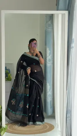 ব্ল্যাক শাড়ি সব সময়েই এলিগেন্ট✨শাড়ি: Tatee Bangaliana তাঁতে বাঙালিয়ানা