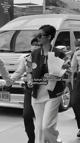 muka serius, kelakuan misterius 😎 #lookmhee #lingorm #faye_malisorn #engfawaraha #fyp 